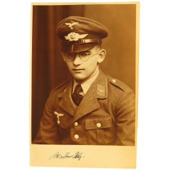 Atelierporträt eines Flakgefreiten der Luftwaffe in Tuchrock. Espenlaub militaria